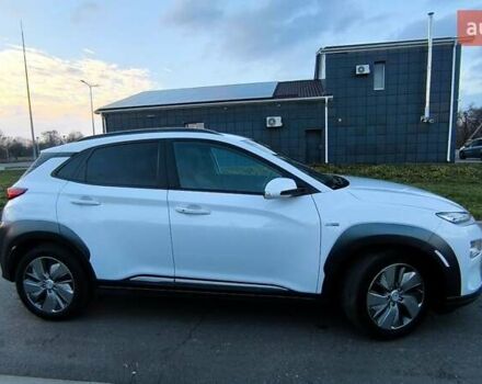 Белый Хендай Kona Electric, объемом двигателя 0 л и пробегом 210 тыс. км за 16500 $, фото 19 на Automoto.ua