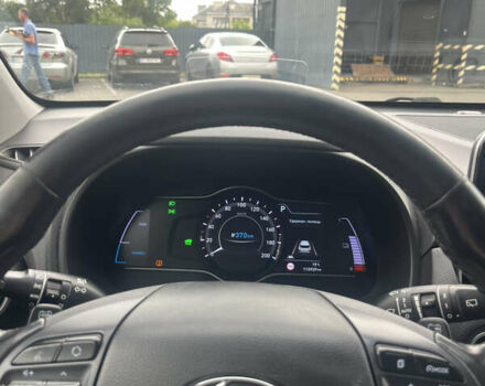 Белый Хендай Kona Electric, объемом двигателя 0 л и пробегом 113 тыс. км за 18500 $, фото 11 на Automoto.ua