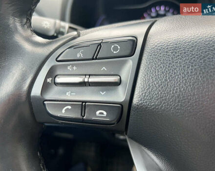 Белый Хендай Kona Electric, объемом двигателя 0 л и пробегом 93 тыс. км за 14790 $, фото 16 на Automoto.ua