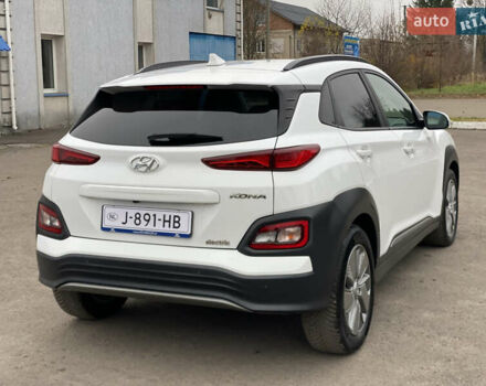 Белый Хендай Kona Electric, объемом двигателя 0 л и пробегом 166 тыс. км за 16900 $, фото 7 на Automoto.ua