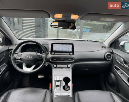 Белый Хендай Kona Electric, объемом двигателя 0 л и пробегом 124 тыс. км за 17600 $, фото 4 на Automoto.ua
