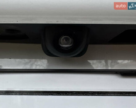 Белый Хендай Kona Electric, объемом двигателя 0 л и пробегом 58 тыс. км за 17499 $, фото 81 на Automoto.ua