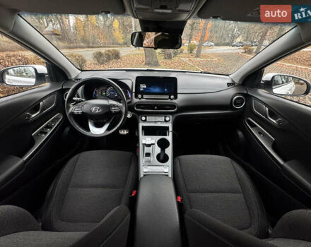 Білий Хендай Kona Electric, об'ємом двигуна 0 л та пробігом 59 тис. км за 17499 $, фото 11 на Automoto.ua