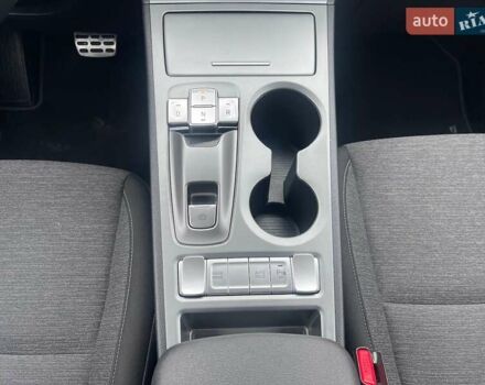 Білий Хендай Kona Electric, об'ємом двигуна 0 л та пробігом 158 тис. км за 16500 $, фото 25 на Automoto.ua