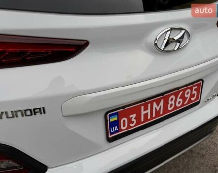 Білий Хендай Kona Electric, об'ємом двигуна 0 л та пробігом 64 тис. км за 14950 $, фото 40 на Automoto.ua