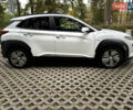 Белый Хендай Kona Electric, объемом двигателя 0 л и пробегом 103 тыс. км за 17999 $, фото 118 на Automoto.ua