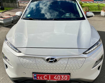 Белый Хендай Kona Electric, объемом двигателя 0 л и пробегом 115 тыс. км за 16900 $, фото 3 на Automoto.ua
