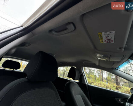 Белый Хендай Kona Electric, объемом двигателя 0 л и пробегом 58 тыс. км за 17499 $, фото 36 на Automoto.ua