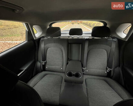 Білий Хендай Kona Electric, об'ємом двигуна 0 л та пробігом 59 тис. км за 17499 $, фото 52 на Automoto.ua