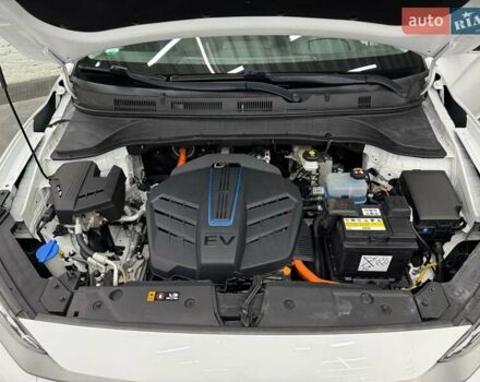 Белый Хендай Kona Electric, объемом двигателя 0 л и пробегом 92 тыс. км за 18983 $, фото 10 на Automoto.ua