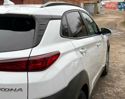 Білий Хендай Kona Electric, об'ємом двигуна 0 л та пробігом 102 тис. км за 15700 $, фото 8 на Automoto.ua
