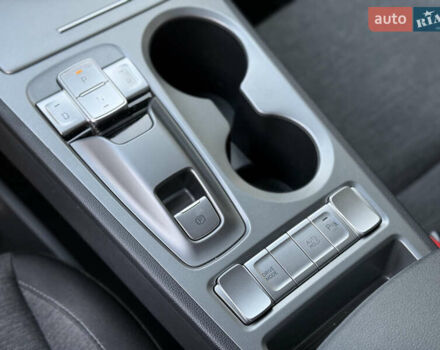 Белый Хендай Kona Electric, объемом двигателя 0 л и пробегом 150 тыс. км за 16960 $, фото 22 на Automoto.ua