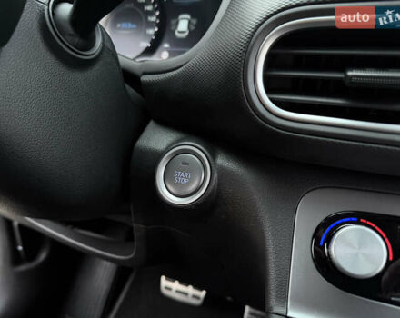 Белый Хендай Kona Electric, объемом двигателя 0 л и пробегом 96 тыс. км за 19500 $, фото 61 на Automoto.ua