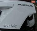 Белый Хендай Kona Electric, объемом двигателя 0 л и пробегом 58 тыс. км за 17499 $, фото 58 на Automoto.ua