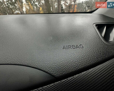 Білий Хендай Kona Electric, об'ємом двигуна 0 л та пробігом 59 тис. км за 17499 $, фото 36 на Automoto.ua