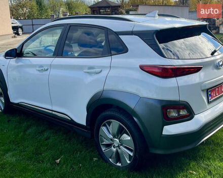 Белый Хендай Kona Electric, объемом двигателя 0 л и пробегом 115 тыс. км за 16900 $, фото 43 на Automoto.ua