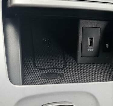 Белый Хендай Kona Electric, объемом двигателя 0 л и пробегом 50 тыс. км за 21500 $, фото 10 на Automoto.ua