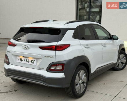 Белый Хендай Kona Electric, объемом двигателя 0 л и пробегом 96 тыс. км за 19500 $, фото 15 на Automoto.ua