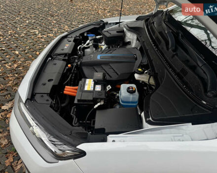 Белый Хендай Kona Electric, объемом двигателя 0 л и пробегом 59 тыс. км за 16900 $, фото 27 на Automoto.ua