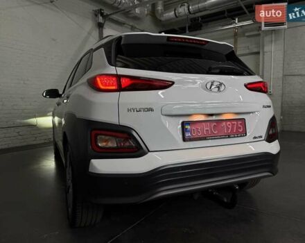 Белый Хендай Kona Electric, объемом двигателя 0 л и пробегом 92 тыс. км за 18983 $, фото 4 на Automoto.ua
