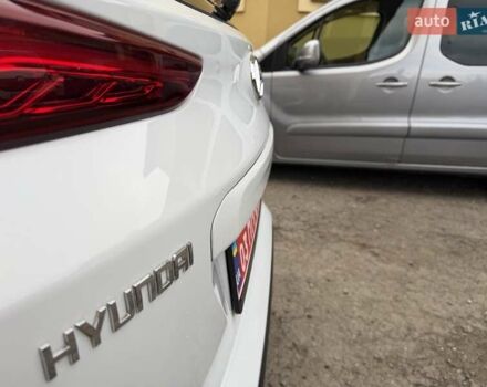 Білий Хендай Kona Electric, об'ємом двигуна 0 л та пробігом 64 тис. км за 14950 $, фото 38 на Automoto.ua