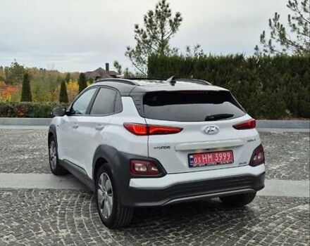 Белый Хендай Kona Electric, объемом двигателя 0 л и пробегом 82 тыс. км за 20437 $, фото 1 на Automoto.ua