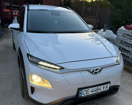 Белый Хендай Kona Electric, объемом двигателя 0 л и пробегом 47 тыс. км за 16100 $, фото 2 на Automoto.ua