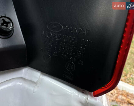 Белый Хендай Kona Electric, объемом двигателя 0 л и пробегом 58 тыс. км за 17499 $, фото 51 на Automoto.ua