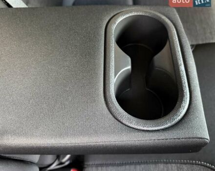 Білий Хендай Kona Electric, об'ємом двигуна 0 л та пробігом 64 тис. км за 14950 $, фото 130 на Automoto.ua