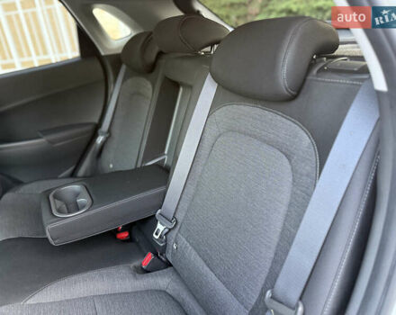 Белый Хендай Kona Electric, объемом двигателя 0 л и пробегом 150 тыс. км за 16960 $, фото 28 на Automoto.ua