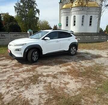 Білий Хендай Kona Electric, об'ємом двигуна 0 л та пробігом 71 тис. км за 17600 $, фото 6 на Automoto.ua