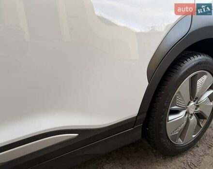 Білий Хендай Kona Electric, об'ємом двигуна 0 л та пробігом 64 тис. км за 14950 $, фото 29 на Automoto.ua