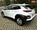 Белый Хендай Kona Electric, объемом двигателя 0 л и пробегом 103 тыс. км за 17999 $, фото 16 на Automoto.ua