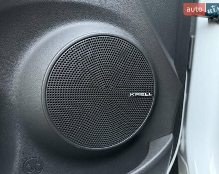 Белый Хендай Kona Electric, объемом двигателя 0 л и пробегом 96 тыс. км за 19500 $, фото 55 на Automoto.ua