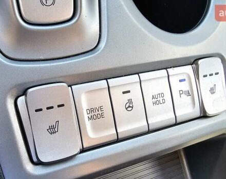 Белый Хендай Kona Electric, объемом двигателя 0 л и пробегом 44 тыс. км за 17450 $, фото 7 на Automoto.ua