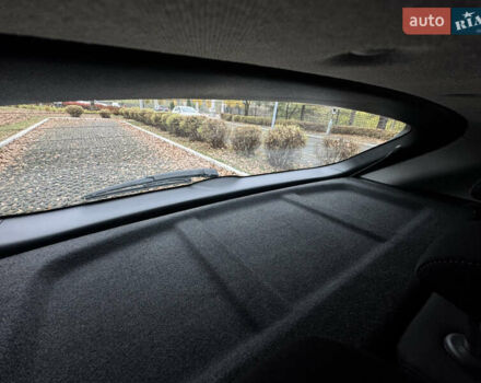 Білий Хендай Kona Electric, об'ємом двигуна 0 л та пробігом 59 тис. км за 17499 $, фото 39 на Automoto.ua