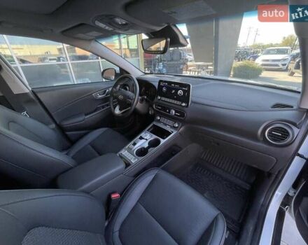 Білий Хендай Kona Electric, об'ємом двигуна 0 л та пробігом 13 тис. км за 8600 $, фото 22 на Automoto.ua