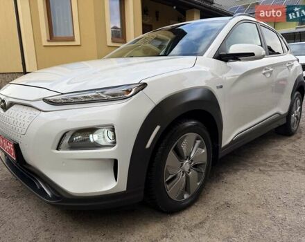 Білий Хендай Kona Electric, об'ємом двигуна 0 л та пробігом 64 тис. км за 14950 $, фото 1 на Automoto.ua