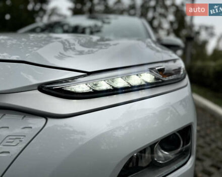 Белый Хендай Kona Electric, объемом двигателя 0 л и пробегом 103 тыс. км за 17999 $, фото 19 на Automoto.ua