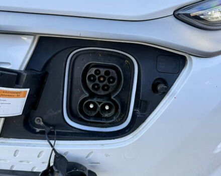 Белый Хендай Kona Electric, объемом двигателя 0 л и пробегом 95 тыс. км за 17500 $, фото 31 на Automoto.ua