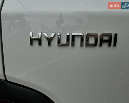 Белый Хендай Kona Electric, объемом двигателя 0 л и пробегом 58 тыс. км за 17499 $, фото 24 на Automoto.ua