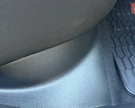 Білий Хендай Kona Electric, об'ємом двигуна 0 л та пробігом 64 тис. км за 14950 $, фото 131 на Automoto.ua