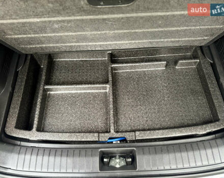 Белый Хендай Kona Electric, объемом двигателя 0 л и пробегом 103 тыс. км за 17999 $, фото 56 на Automoto.ua