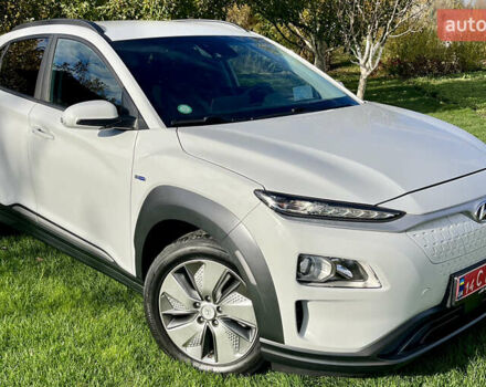 Белый Хендай Kona Electric, объемом двигателя 0 л и пробегом 115 тыс. км за 16900 $, фото 42 на Automoto.ua