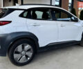 Белый Хендай Kona Electric, объемом двигателя 0 л и пробегом 95 тыс. км за 17500 $, фото 25 на Automoto.ua