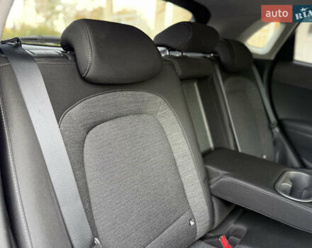 Белый Хендай Kona Electric, объемом двигателя 0 л и пробегом 150 тыс. км за 16960 $, фото 37 на Automoto.ua