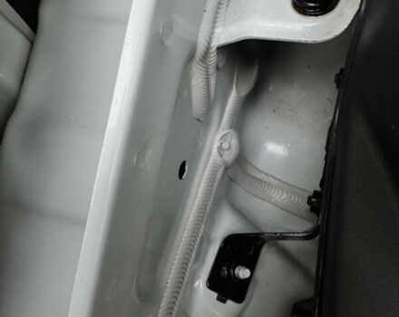 Белый Хендай Kona Electric, объемом двигателя 0 л и пробегом 103 тыс. км за 17999 $, фото 89 на Automoto.ua