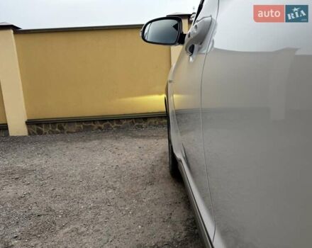 Білий Хендай Kona Electric, об'ємом двигуна 0 л та пробігом 64 тис. км за 14950 $, фото 48 на Automoto.ua