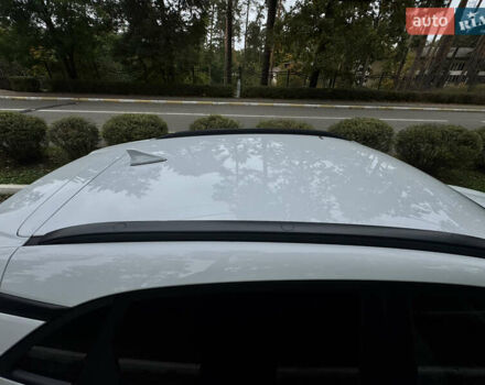 Белый Хендай Kona Electric, объемом двигателя 0 л и пробегом 103 тыс. км за 17999 $, фото 39 на Automoto.ua