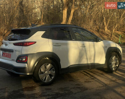 Білий Хендай Kona Electric, об'ємом двигуна 0 л та пробігом 125 тис. км за 17800 $, фото 4 на Automoto.ua